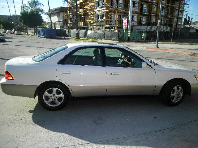 1999 Lexus ES 300 Base