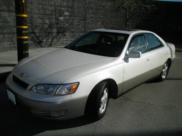 1999 Lexus ES 300 Base
