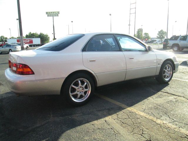 1999 Lexus ES 300 Base