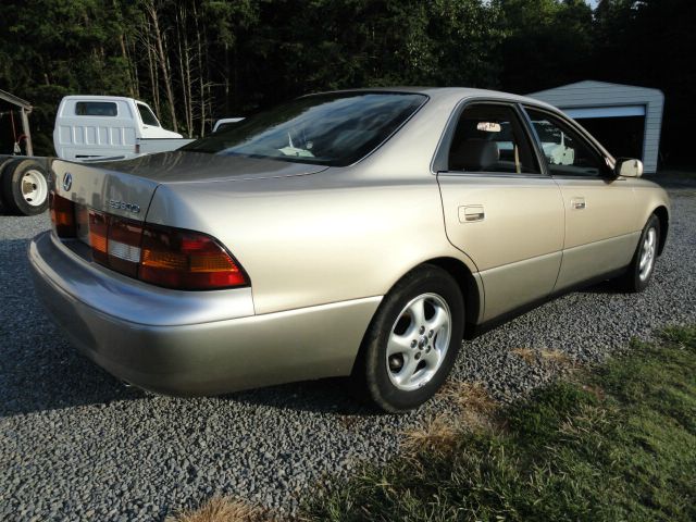 1999 Lexus ES 300 Base