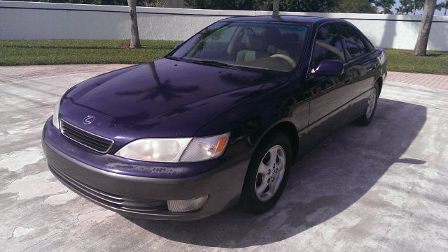 1999 Lexus ES 300 Base