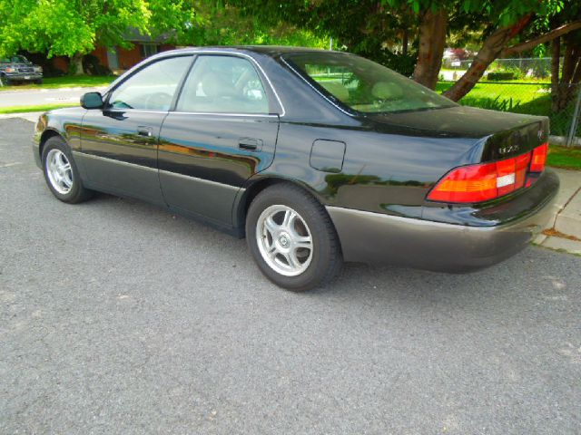1999 Lexus ES 300 Base