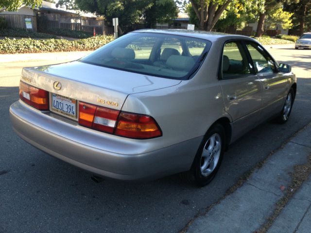 1999 Lexus ES 300 Base