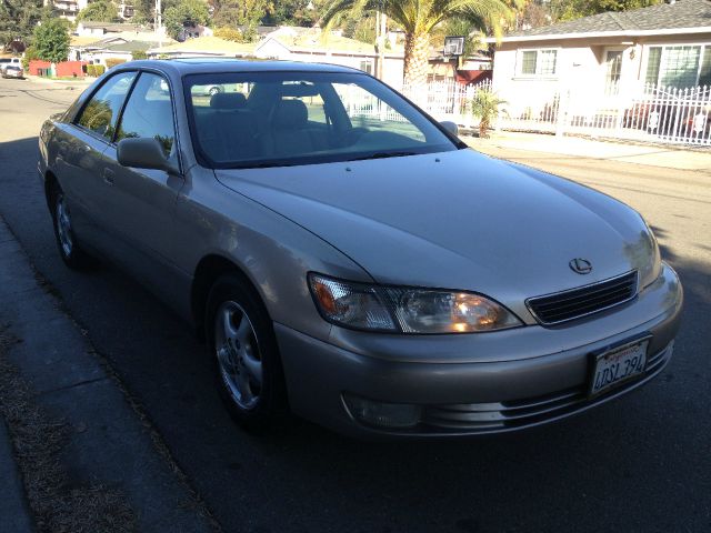 1999 Lexus ES 300 Base