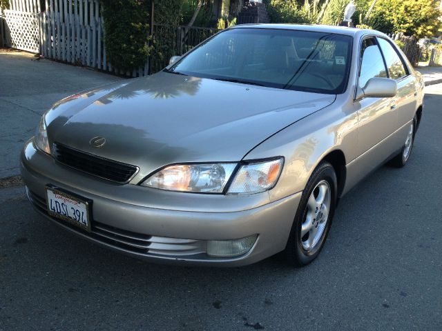 1999 Lexus ES 300 Base