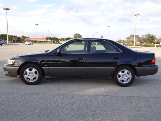 1999 Lexus ES 300 Base