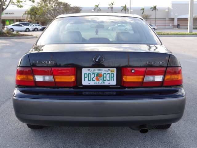 1999 Lexus ES 300 Base