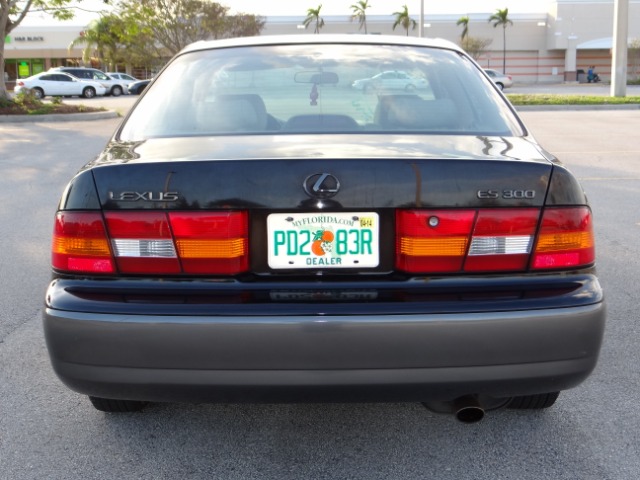 1999 Lexus ES 300 Base