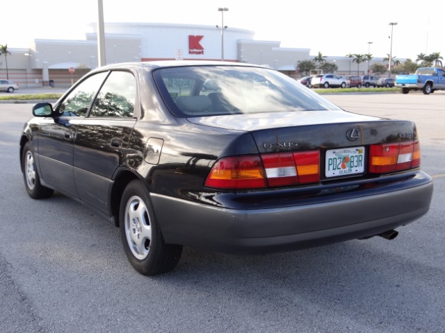 1999 Lexus ES 300 Base
