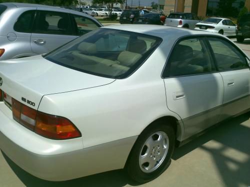 1999 Lexus ES 300 Base