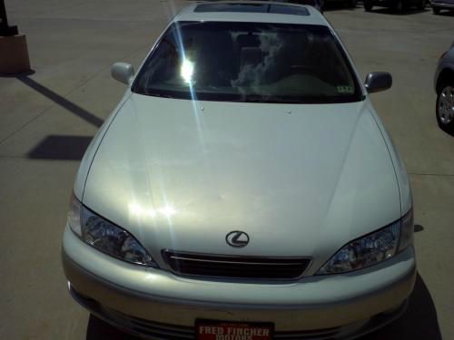 1999 Lexus ES 300 Base
