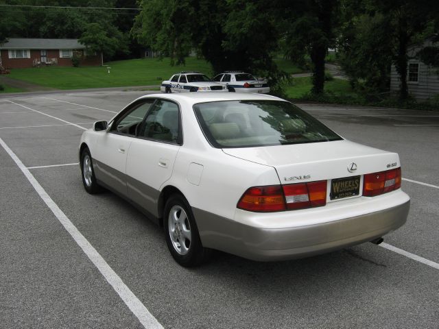 1999 Lexus ES 300 Base