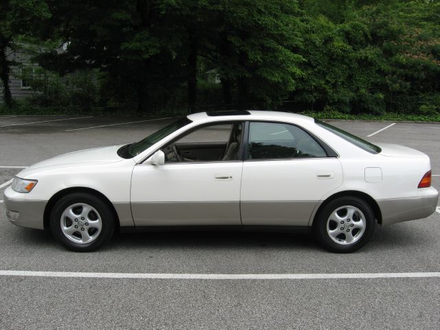 1999 Lexus ES 300 Base