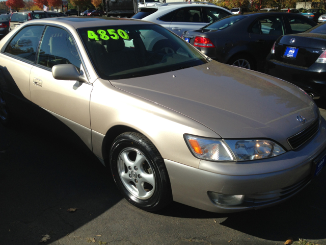 1999 Lexus ES 300 Base