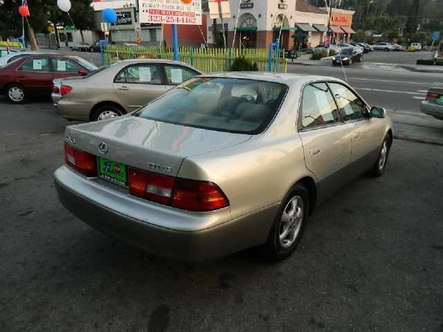1999 Lexus ES 300 Base