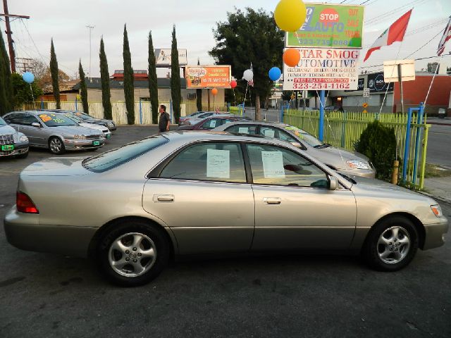 1999 Lexus ES 300 Base