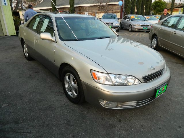 1999 Lexus ES 300 Base