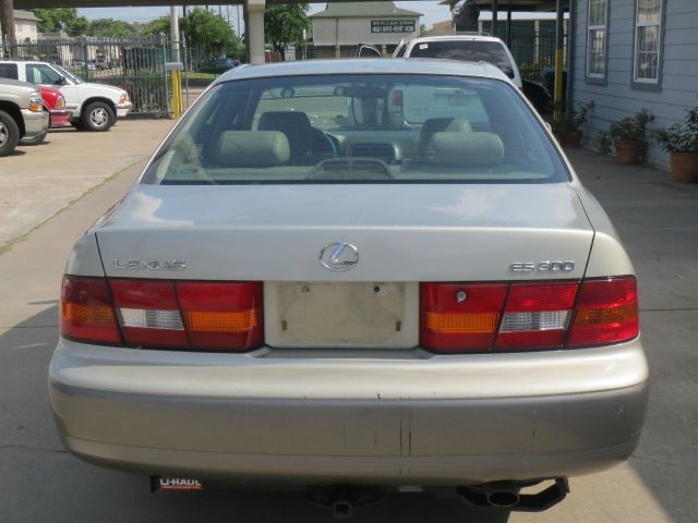 1999 Lexus ES 300 Base