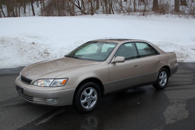 1999 Lexus ES 300 Base