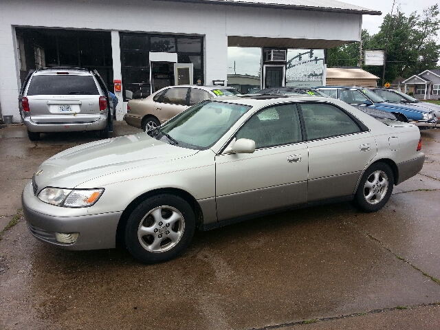 1999 Lexus ES 300 Base