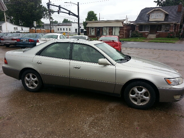 1999 Lexus ES 300 Base