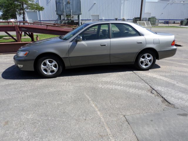 1999 Lexus ES 300 Base