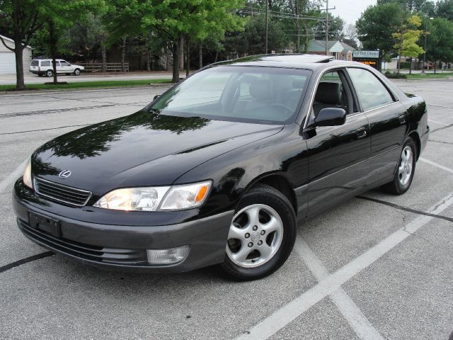 1999 Lexus ES 300 L.T. 4-w.d. 5.3L