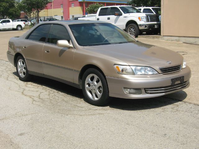 2000 Lexus ES 300 Base
