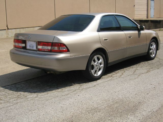 2000 Lexus ES 300 Base