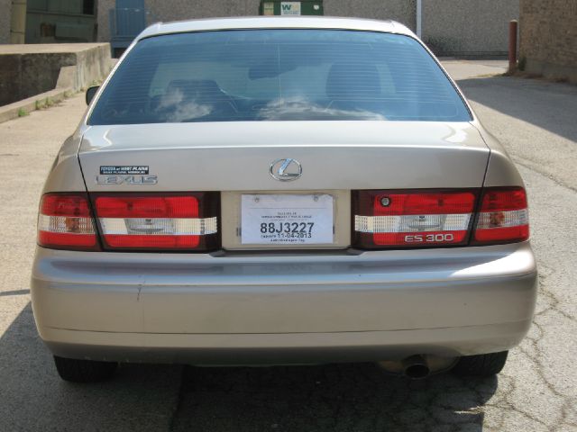 2000 Lexus ES 300 Base