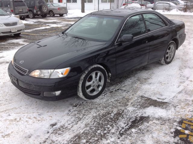 2000 Lexus ES 300 Base