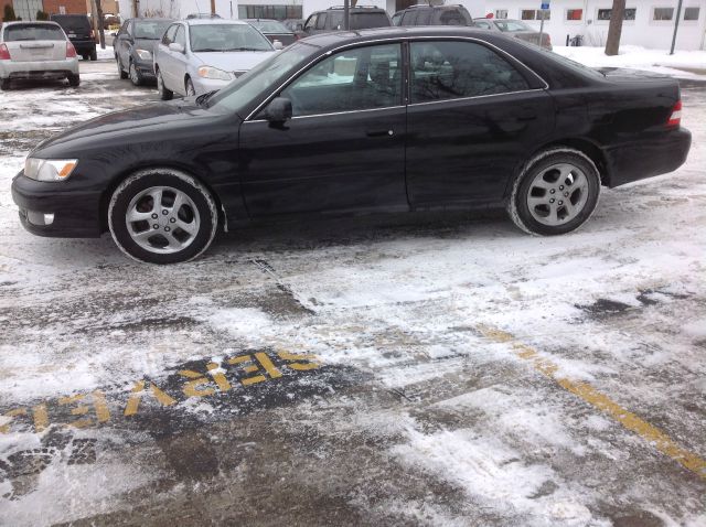 2000 Lexus ES 300 Base
