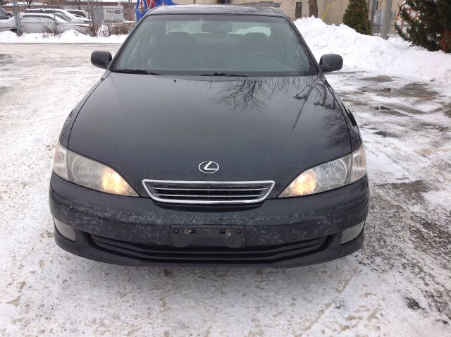2000 Lexus ES 300 Base