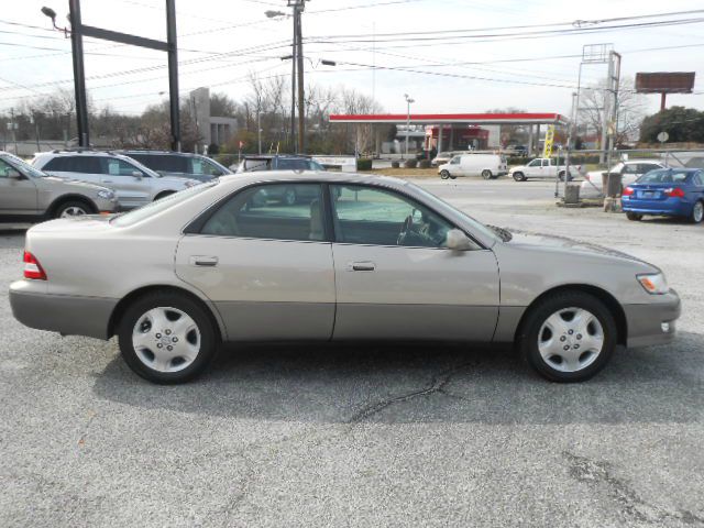 2000 Lexus ES 300 Base