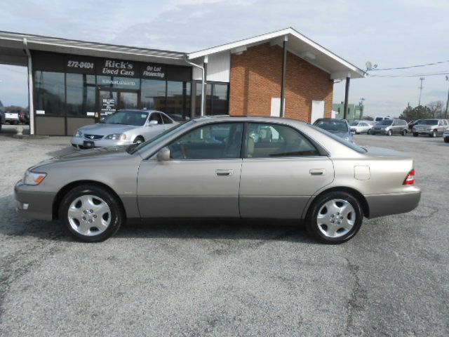 2000 Lexus ES 300 Base