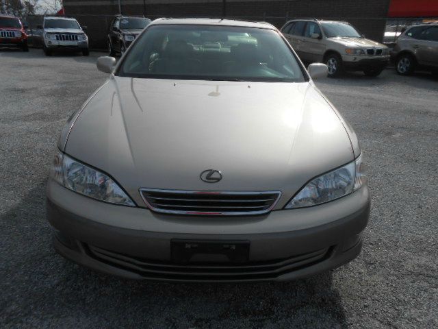 2000 Lexus ES 300 Base