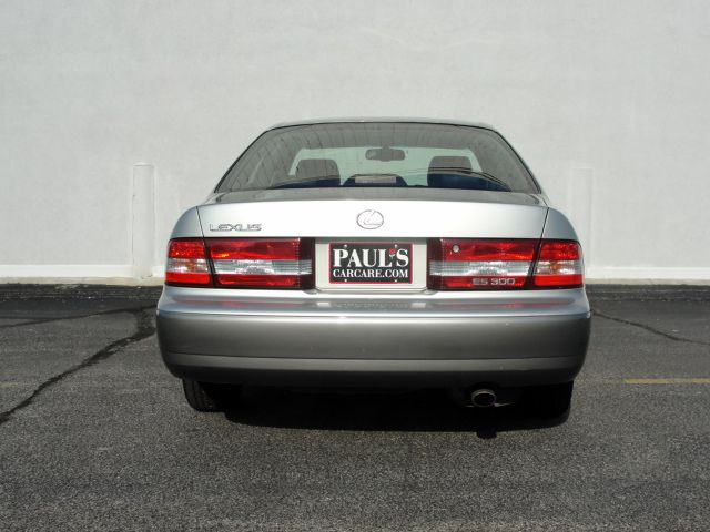2000 Lexus ES 300 Base