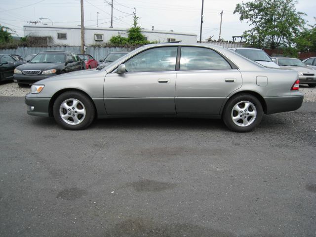 2000 Lexus ES 300 Base
