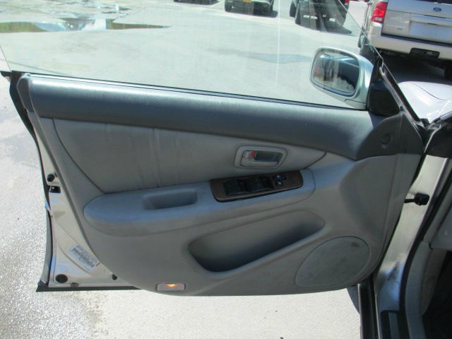 2000 Lexus ES 300 Base