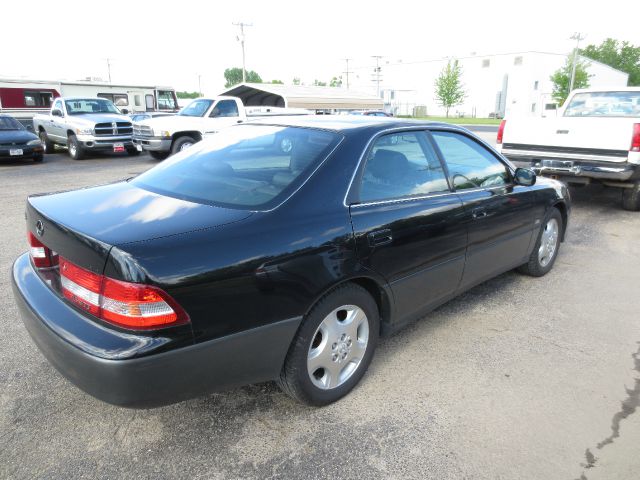 2000 Lexus ES 300 Base