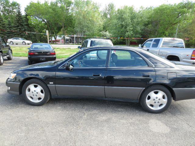 2000 Lexus ES 300 Base