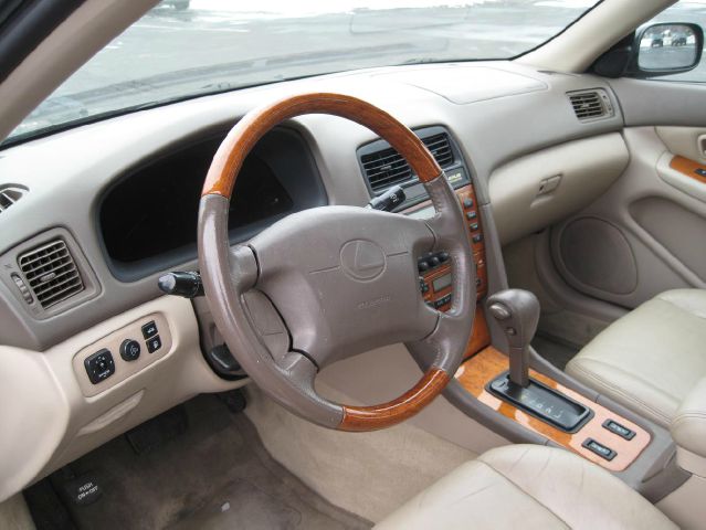 2000 Lexus ES 300 Base