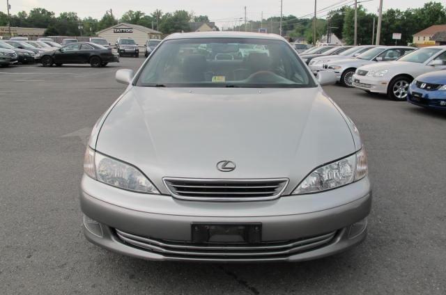 2000 Lexus ES 300 Base