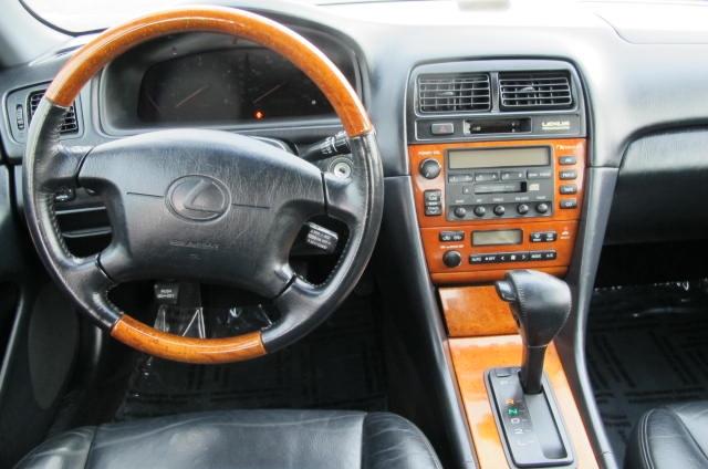 2000 Lexus ES 300 Base