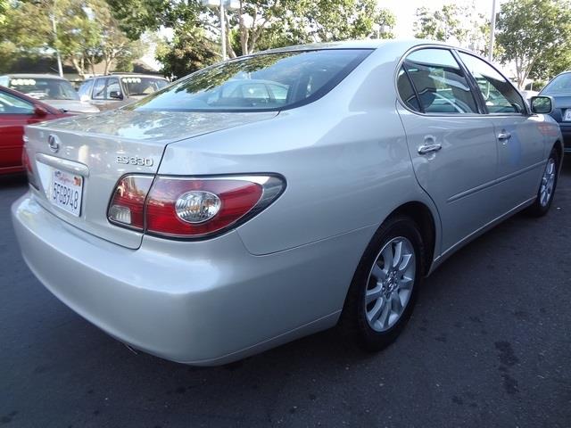 2004 Lexus ES 330 Pickup 2D 6 Ft