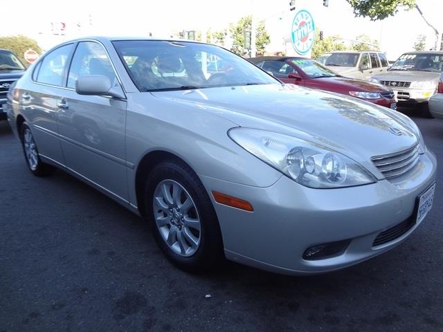 2004 Lexus ES 330 Pickup 2D 6 Ft