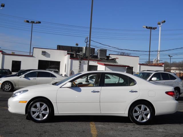 2005 Lexus ES 330 Pickup 2D 6 Ft