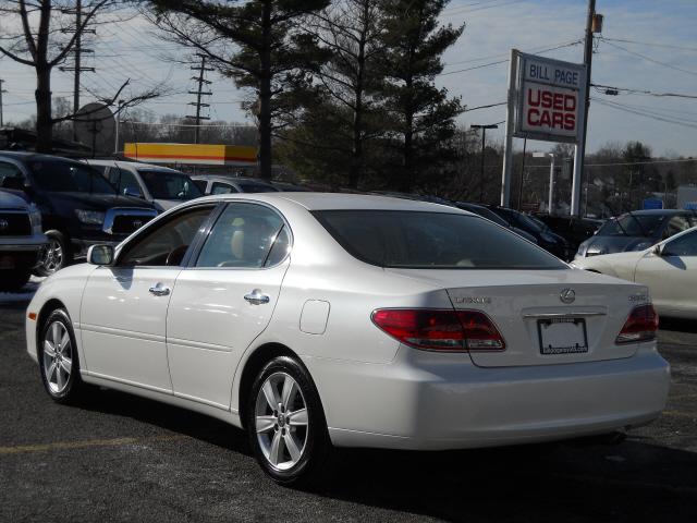 2005 Lexus ES 330 Pickup 2D 6 Ft