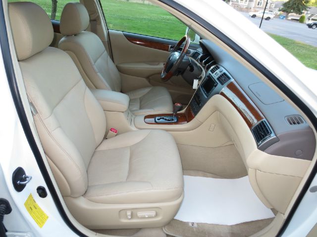 2005 Lexus ES 330 Convertible 2D
