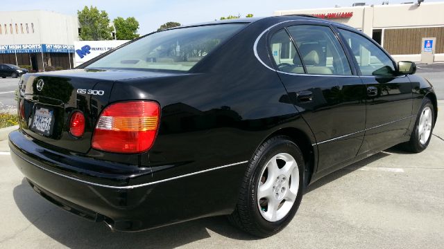 2000 Lexus GS 300 L.T. 4-w.d. 5.3L